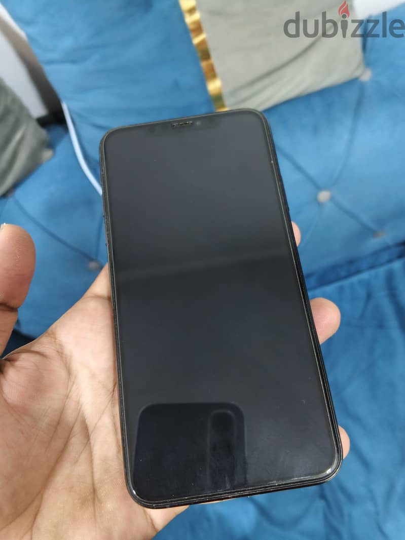 Apple - iPhone 11 Pro Max 2