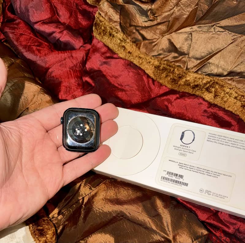 - Apple Watch series 7 45mm - midnight 2
