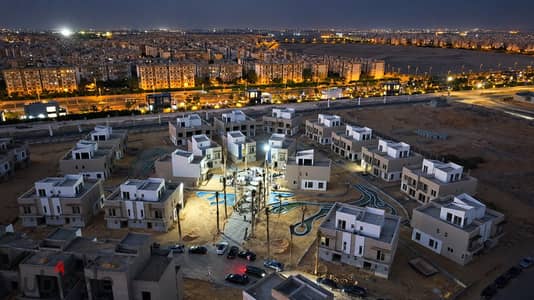 فرصة شقة في Rosail City - Mosta2bal City متشطبة بالكامل في قلب مدينة المستقبل بالقاهرة الجديدة مباشرة أمام مدينتي