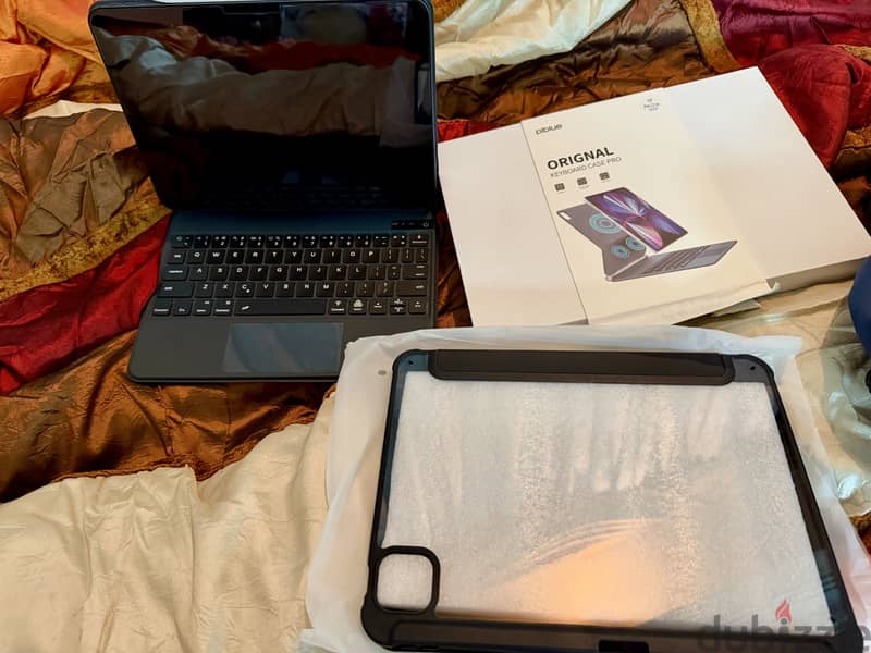 - Ipad pro m4 11-inch 256-GB Wifi 2