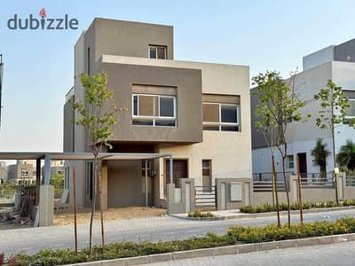 Villa for sale Ready To Move next to Beverly Hills