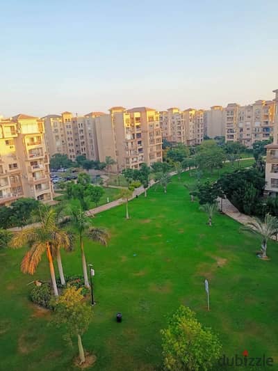 With a discount of one million pounds and at a very commercial price, a 175m² apartment is for sale in Madinaty, in B3.