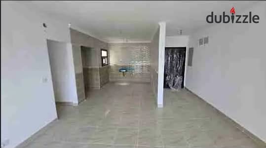 An excellent opportunity for investment or residence in Madinaty (B15): A 139-square-meter apartment is available for sale in one of the development's