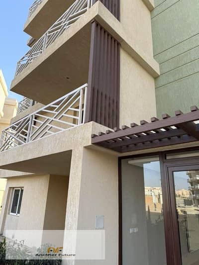 Apartment ready to move 61K down payment and 60K monthly installment located on Al-Wahat Road next to Mall of Egypt