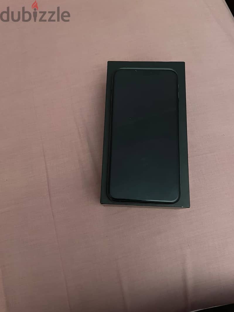 Apple - iPhone 11 Pro Max 2