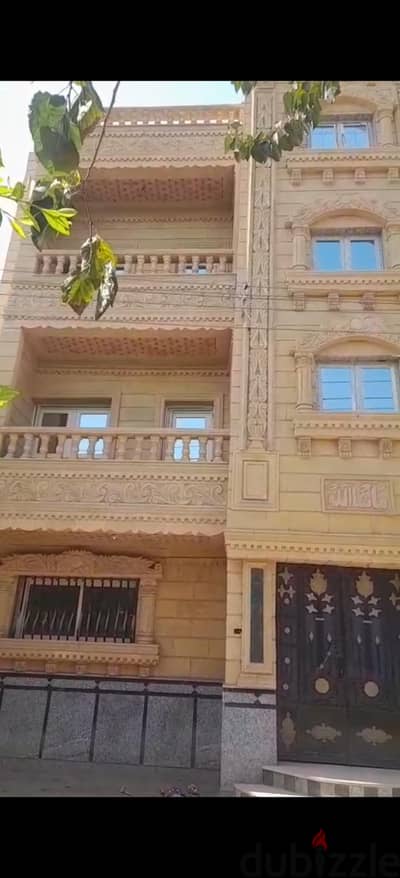 منزل للبيع ٢٠٠م ٣طوابق واجهة حجر هاشمي