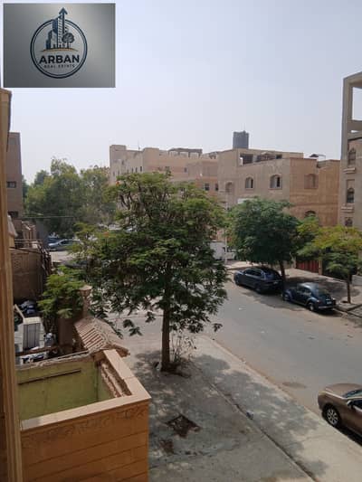 Opportunity at a special price to own a licensed factory in the First Industrial City, May 15, next to the Autostrad road, a very distinguished location and easy access, among the factories. The factory has a food activity license and can be used for all activities.