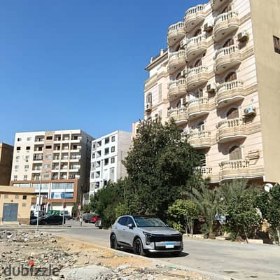 للبيع شقة تحفة واجهة بحرية 3غ في الهضبة الوسطى الحي الاول. المربع الذهبي