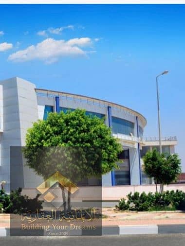 Commercial store for rent in Fifth Settlement, Investors Area, 3 minutes from South 90th Street, 5 minutes from North 90th Street, 5 minutes from the American University, 3 minutes from Future University, near Mohammed Naguib Axis