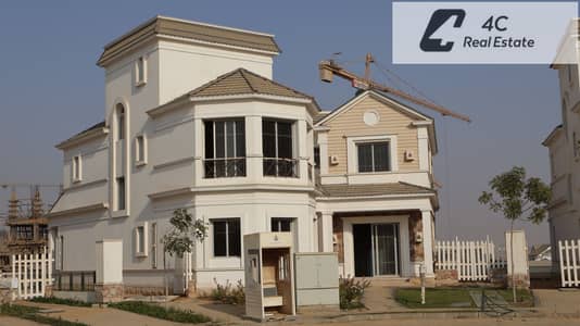 villa Ready to Move Private Garden at the Lowest Market Price Prime Location Resale in Mountain View iCity Fifth Settlement for Sale