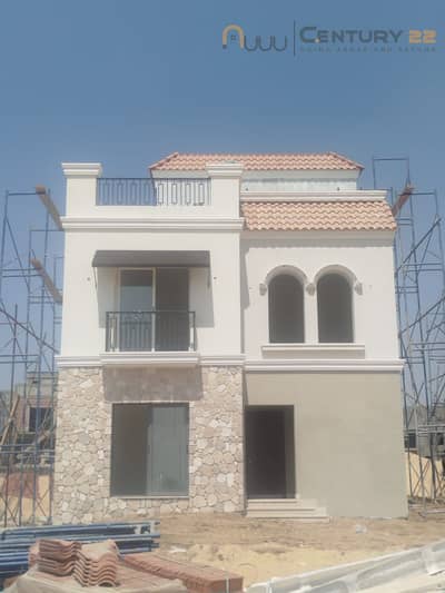 Twin House for Sale in Hyde Park Views Fifth Settlement Near South 90th Street Around 6 km from AUC Directly opposite the German University in Cairo