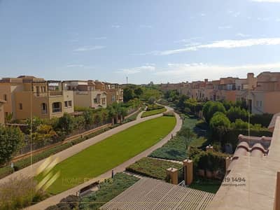 Twin house for rent in Mivida      ultra super lux   Kitchen acs