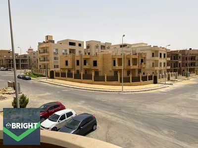Apartment ready to move with landscpae view  semi-finished. Located in Al-Yasmeen 5 an area of ​​villas and mansion in the Fifth Settlement, New Cairo