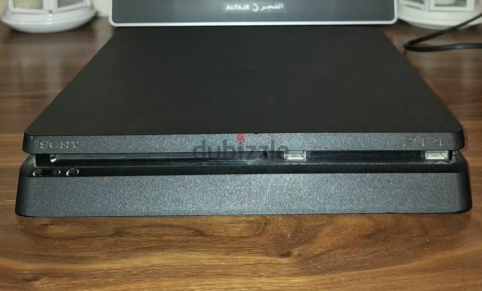 playstation 4 slim very good condition 1