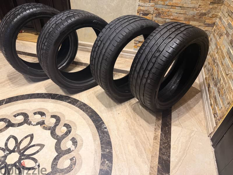 245/40 R19 - 94 VV 3