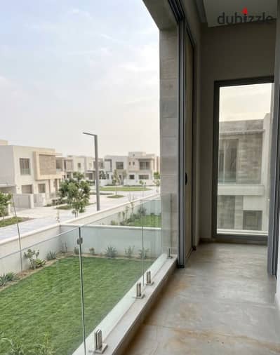Townhouse ready to move in Hadaba next to pyramids hills