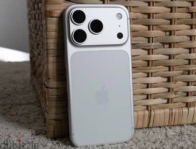 Apple - iPhone 17 Pro