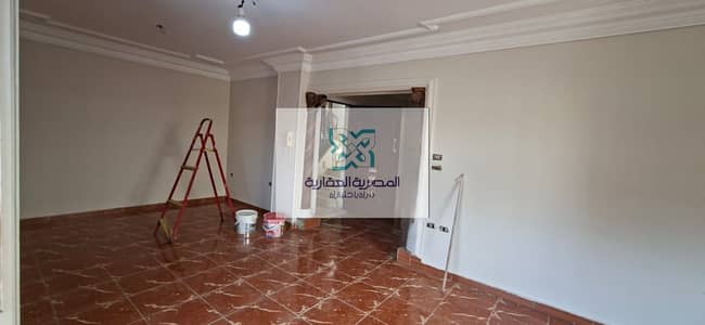 #شقه_للايجار  المعراج العلوى خلف #كارفور و #بنزينه امارات بالقرب من المدارس و منطقه الخدمات والدائري   دور 4  اسانسير
