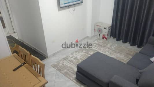 شقة للبيع بالشيخ زايد بالحى١٣ بالفرش ٣ غرف