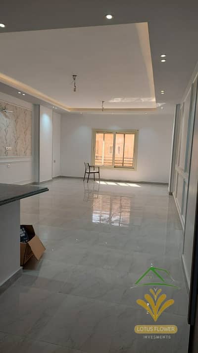 Apartment for rent in the Southern Lotus, distinctive location, second number from the main clubs street