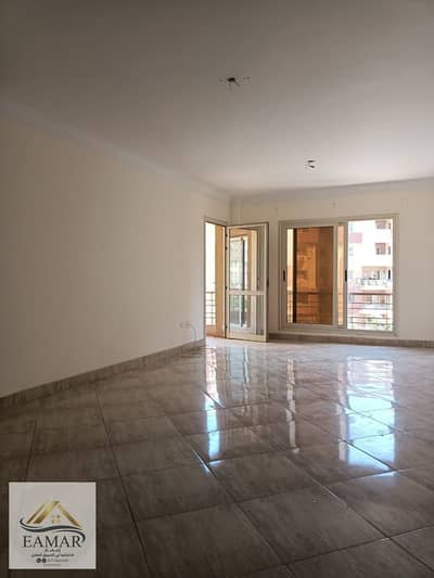 For quick rental in Dar Misr Al-Qaranful: 130m² apartment on the third floor, just steps away from Al-Hakim Mosque.