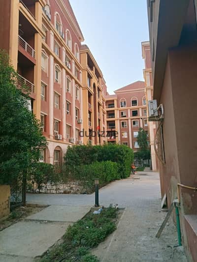 Apartment for sale in Degla Palms Compound, second floor, phase two, semi-finished, prime location inside the compound and close to services