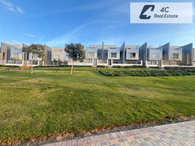 اقل من سعر السوق تاون هاوس للبيع 4غرف نوم فيو لاند سكيب مفتوح مودرن استلام فوري في كمبوند هايد بارك التجمع الخامس القاهرة الجديدة hyde park new cairo