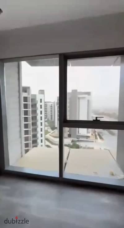 ريسيل شقة مميزة في الابراج ال 20 متشطبة بالتكيفات استلام فوري في الشيخ زايد