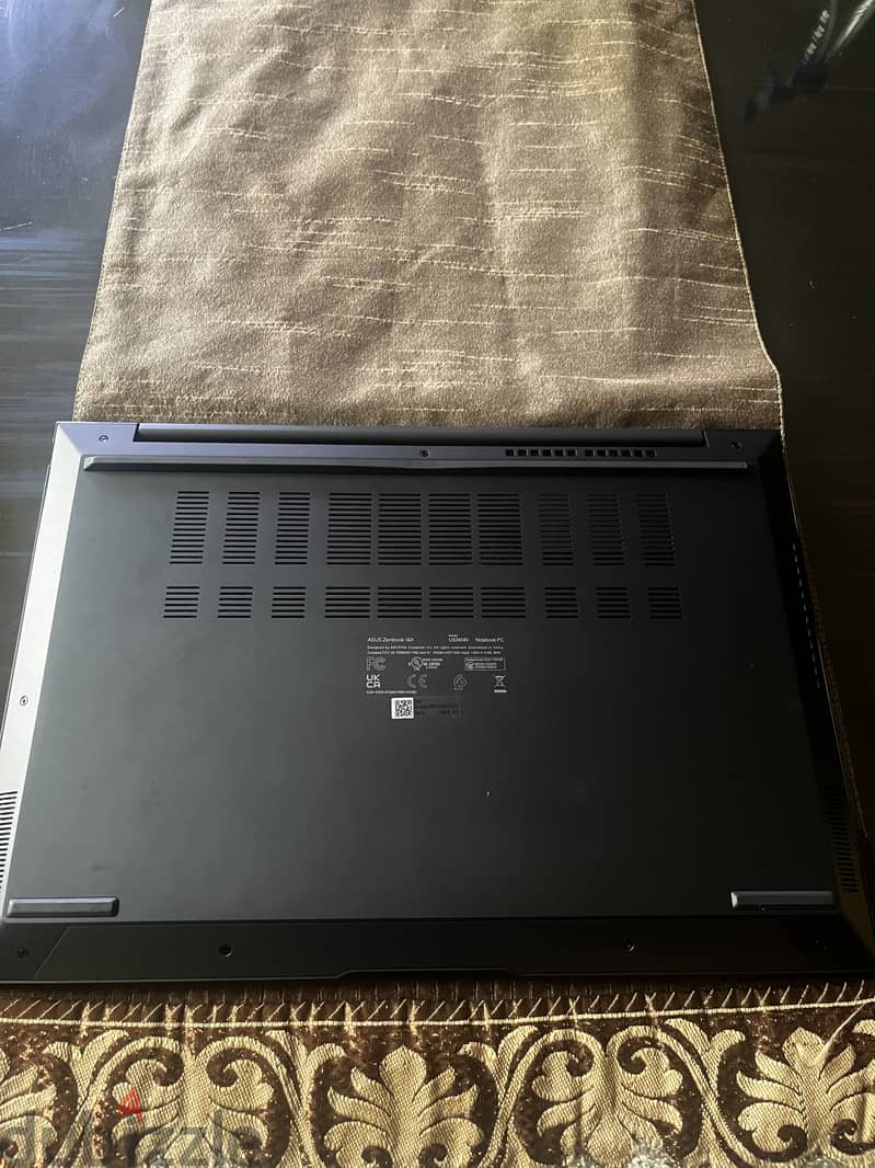 ASUS Zenbook 14X OLED UX3404V 1