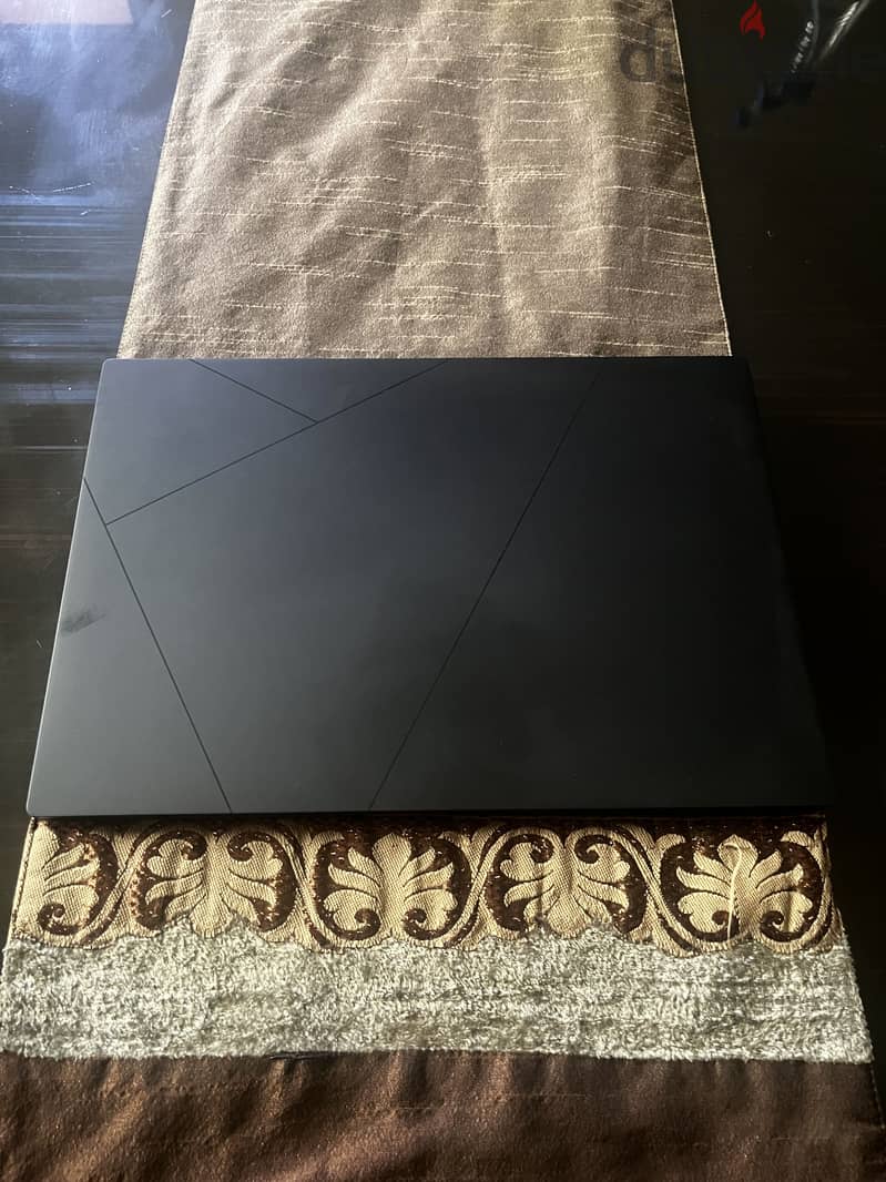 ASUS Zenbook 14X OLED UX3404V 4