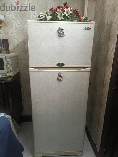 ثلاجه كريازى عدد ٢ باب