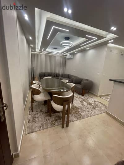 Furnished apartment for rent in Madinaty, Phase 12 (B12). The apartment is spacious, with super deluxe finishing. It's located on a typical floor and is close to amenities. Special price.