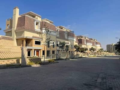 فيلا للبيع استلام فورى ريسيل برايم لوكيشن بسعر مميز  فيو مفتوح علي جاردن تشطيب الترا سوبر لوكس  داخل كمبوند سراى