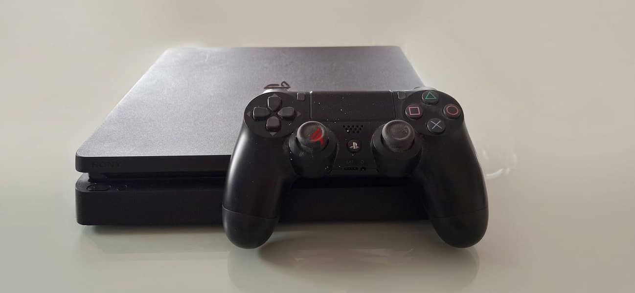 PS4 Slim 500GB. Excellent Condition + Original Controller and Cables 2
