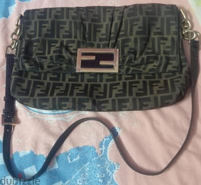 حقيبه اصليه ماركه فندي حقيبه اصليه ماركه فندي