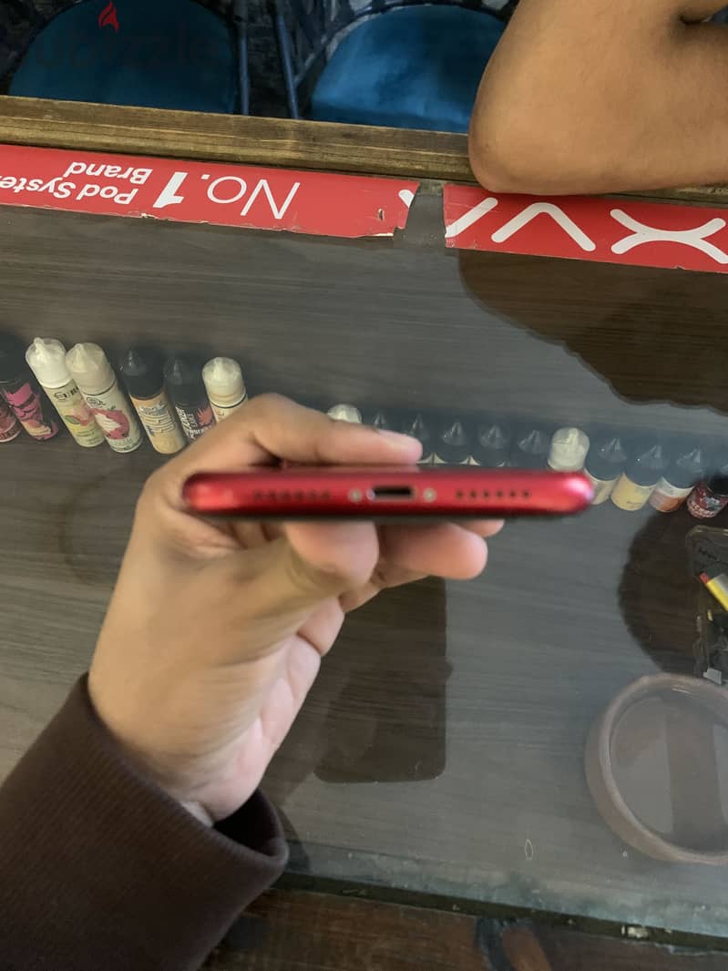 Apple - iPhone XR 4