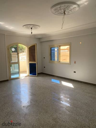 Apartment for rent in Al-Yasmeen 6; high-end (super-lux) finishing, prime location near Services.