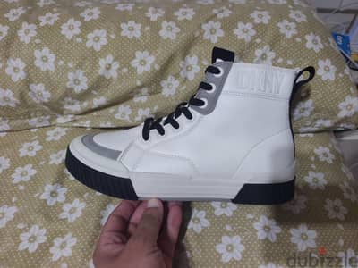 DKNY boots وارد الامارات