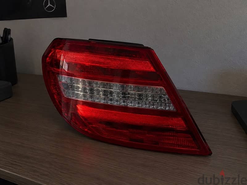 w204 back headlights right and left 1