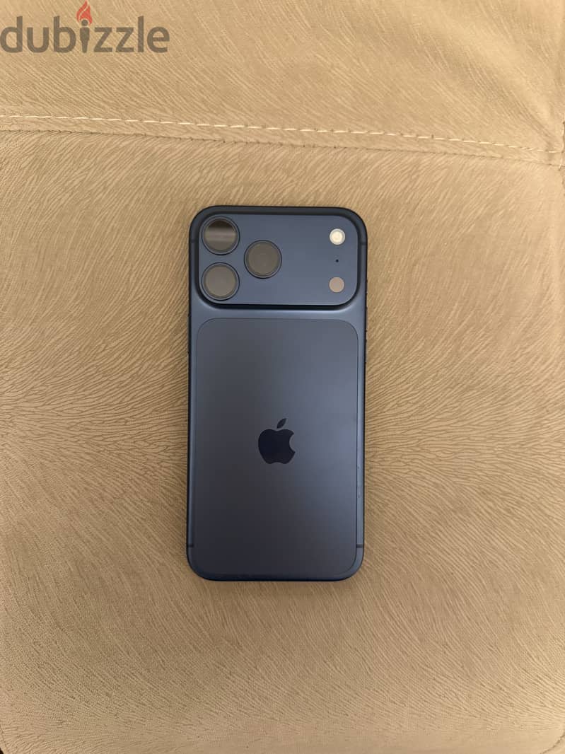 iPhone 17 Pro Max 256 G Deep Blue 3