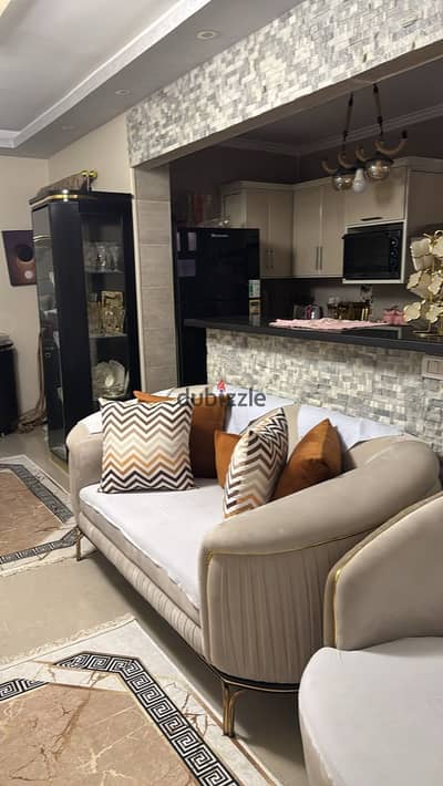 Apartment for sale in Zahraa Nasr City (privately built residential buildings); ultra-super-lux finish, 105 sqm net area, located just steps away from