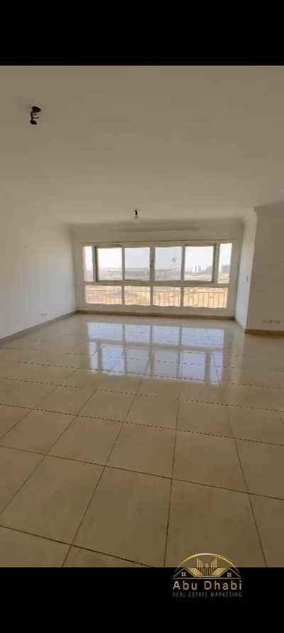 200 sqm apartment for rent in Madinaty (B10), featuring views of The Spine and the garden.