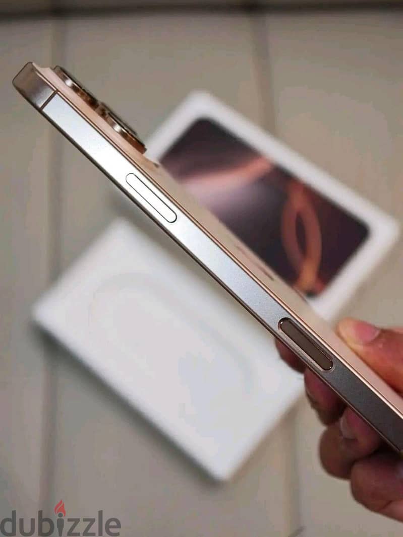Apple - iPhone 16 Pro Max 1