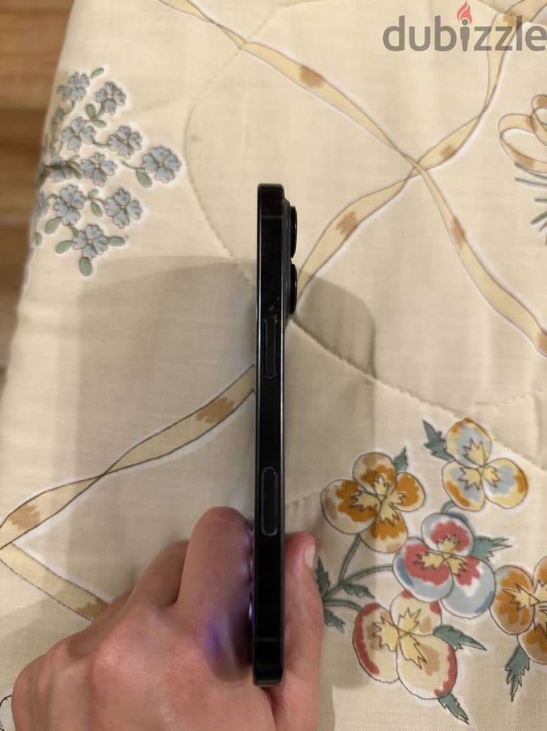 Apple - iPhone 16 Pro 4