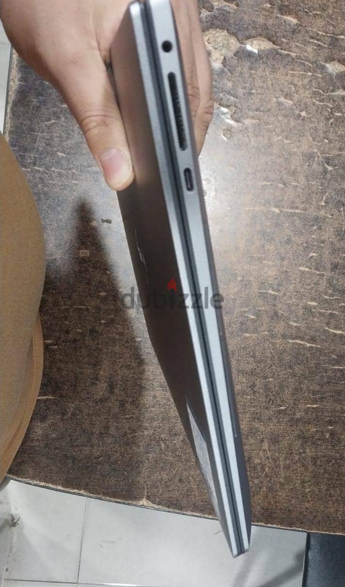 Dell precision 5570 1