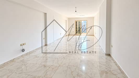 شقه للإيجار السكني في مصطفي كامل 200م