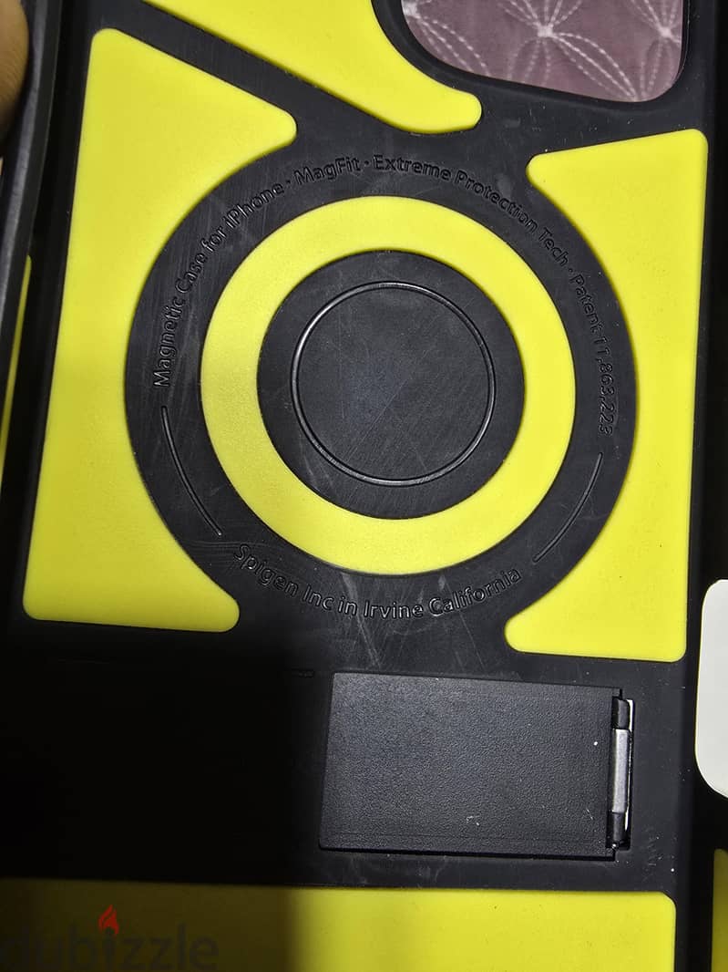 iPhone 16 pro max cases include military spigen. 2