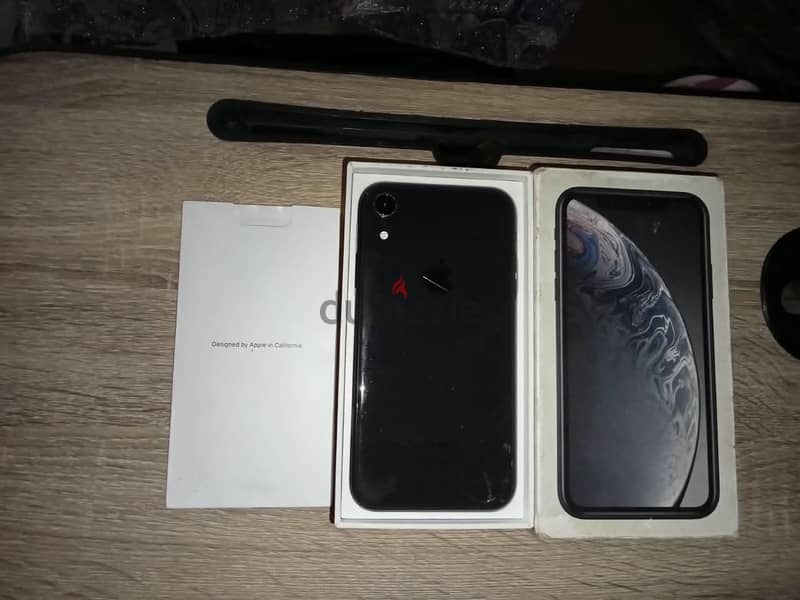 Apple - iPhone XR 4