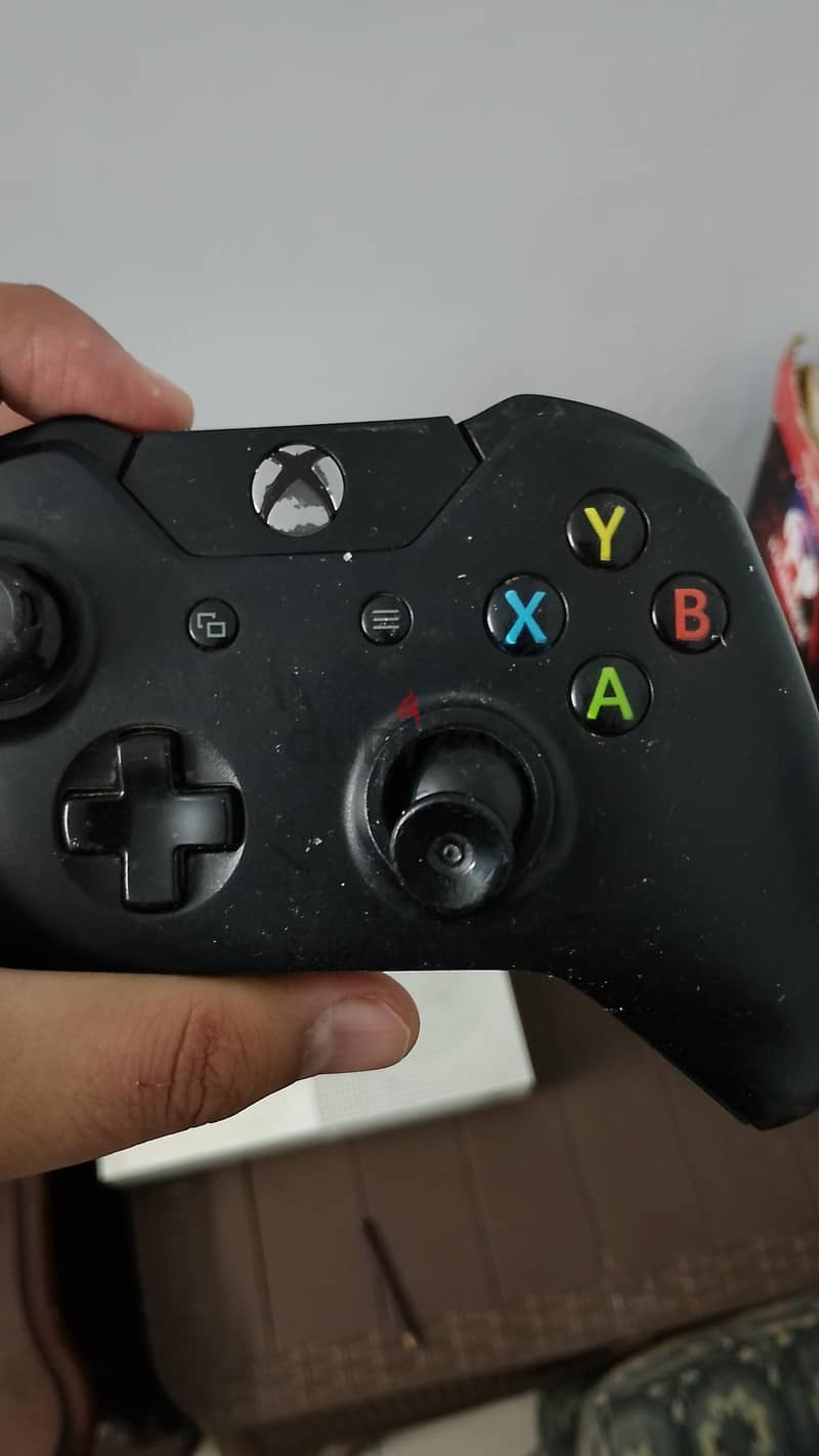 Xbox one s  1 tera + kinect 4