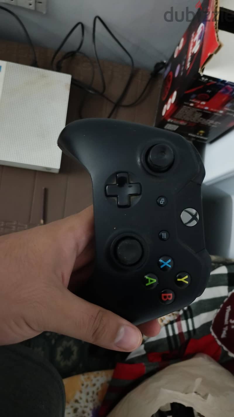Xbox one s  1 tera + kinect 6